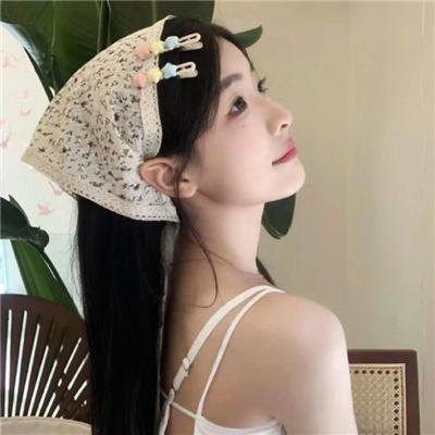 穿粉红色裤子的男孩